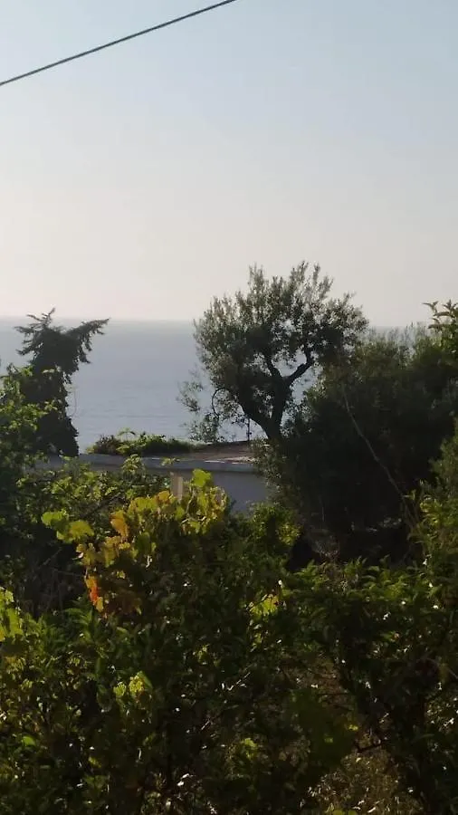 Mullaj Guest House فلورا ألبانيا